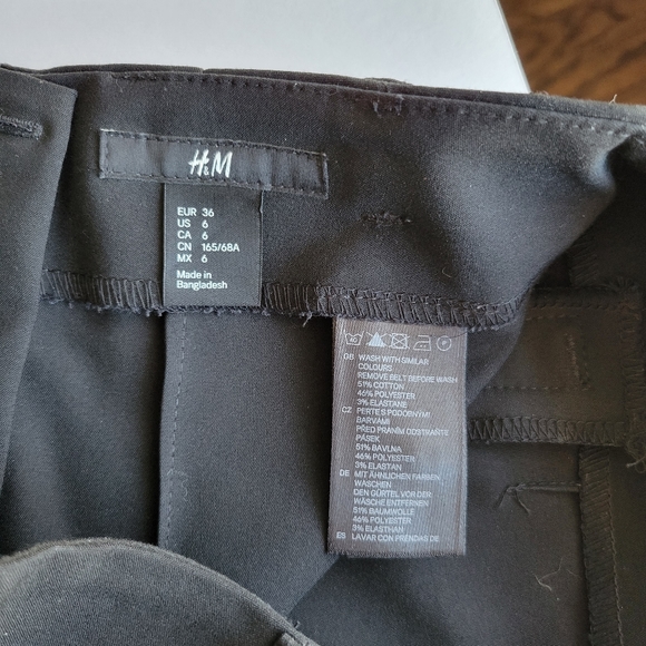 H&M Classic Black Mini Skirt - Picture 3 of 7